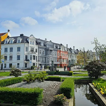160 M2 Luxury Penthouse W Roof Terrace